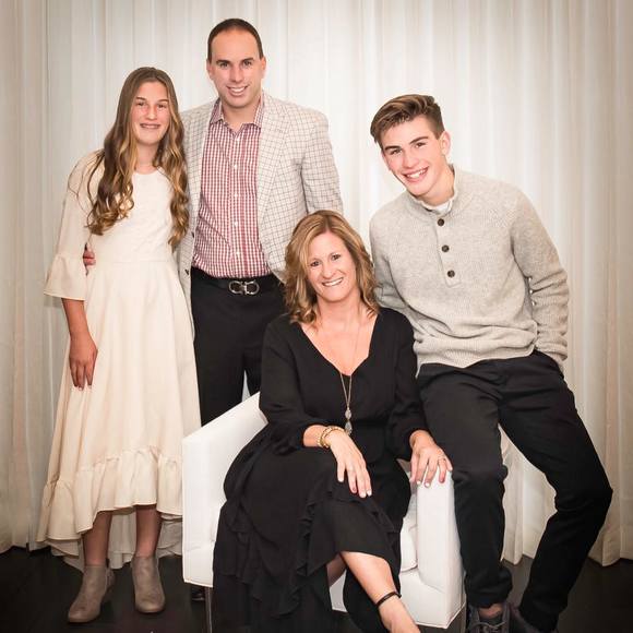 Meet your Posher, Carlye - Picture 1 of 1